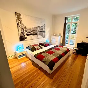 Privatunterkunft Doppelzimmer Mit Terrasse In Privatem Zuhause 
